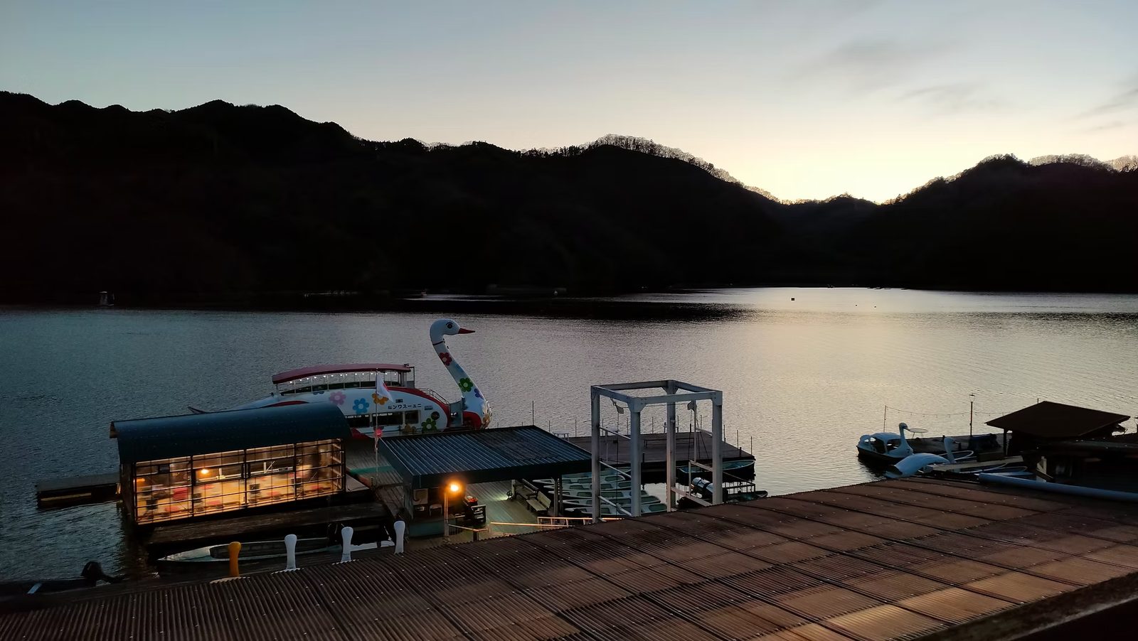 相模湖 スワン丸ナイトクルーズ