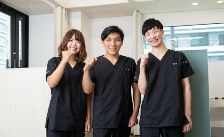 スタッフ集合写真
