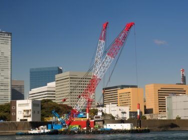 港湾工事の最前線から未来を拓く：災害対策と次世代育成の現場力