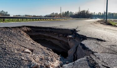 道路陥没ゼロへ！前田建設の“下水管路DX”がすごい🔥現場も安全も変える最新テックとは？