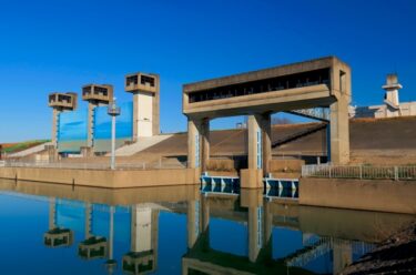 江戸川水閘門の改築がついに起工！地域の力と最新技術が生む“安全の要（かなめ）”とは？🚧🌊