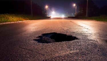 八潮陥没復旧に見る最新工法と複線化の戦略的価値