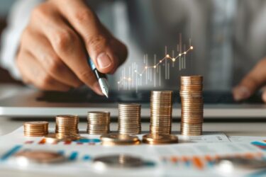 💰賃金は本当に上げられる？国が本気で動いた「労務単価引上げ」と中小建設業の生き残り戦略