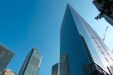 🏙️虎ノ門・霞が関再開発から学ぶ―“情報を制する会社”が次の仕事をつかむ理由