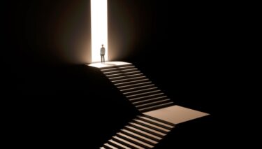 【3月に急増】若手が辞める建設会社の特徴とは？現場で今すぐできる5つの対策