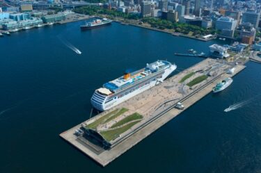 海に浮かぶデータセンター始動！建設業に迫る「陸から海へ」の転換と新たな商機