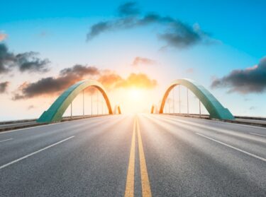 世界初の橋が示す未来とは？“ちょうちょ型PCaパネル”が変える現場の常識