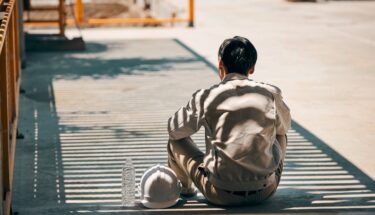 「今日はそこまで暑くない」が危険｜5月の現場で起きやすい熱中症とは